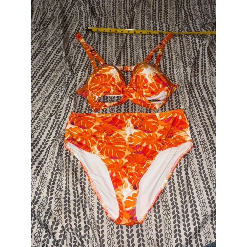 Women’s Orange & White Two Piece Bathing Suit Size Large